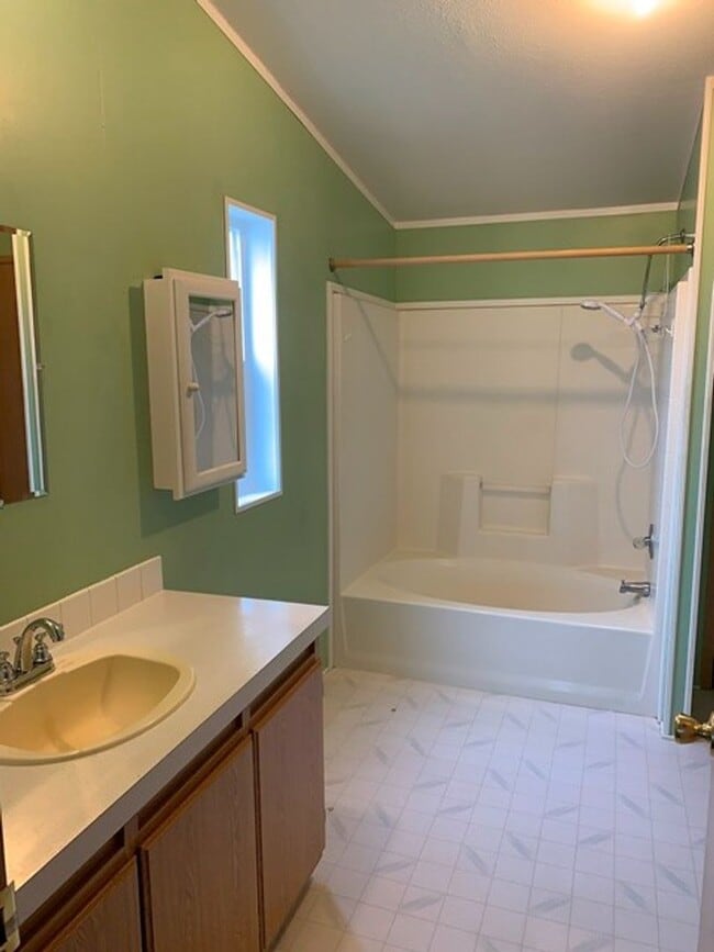 Building Photo - 3 Bed, 2 Bath Home in Lower Stillwater Valley