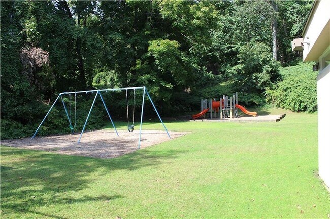 Building Photo - 416 Benedict Ave