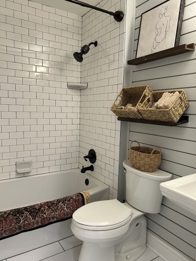 Building Photo - 131 Square Rigger Way