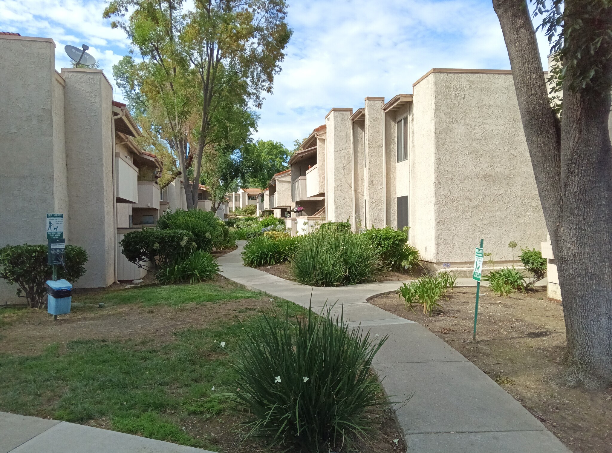 Unit on the right - 28947 Thousand Oaks Blvd