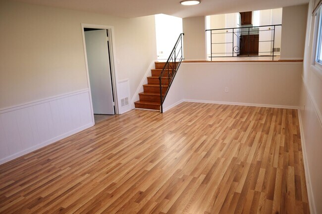 Building Photo - Renovated 3BR 2BA Rockville Split-Level with Huge Fenced Yard Available July