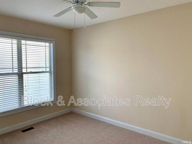 Building Photo - 706 Weavers Ridge Dr