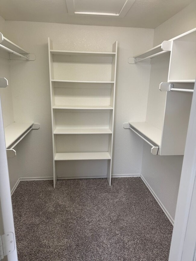 Building Photo - Very nice 3 bed + office, in Berkley Addition in west Norman!