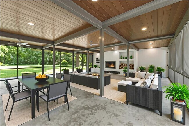 Building Photo - 2105 Fairhaven Cir NE