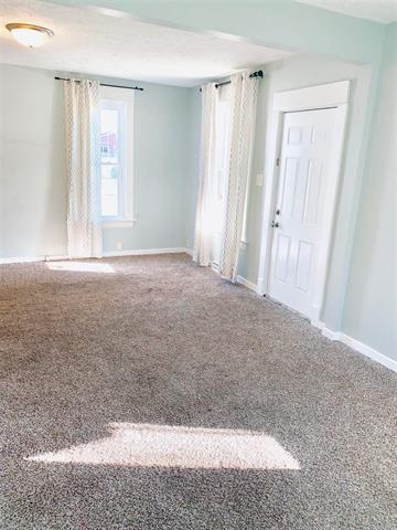 Building Photo - 1353 E Dayton St