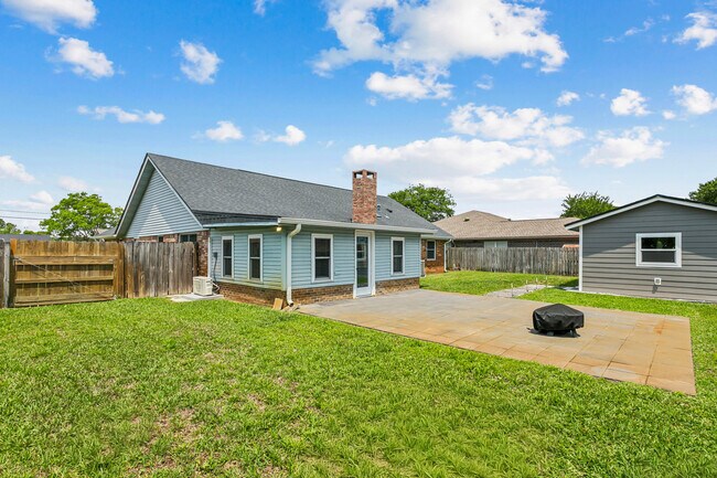 Building Photo - 470 Brian Cir