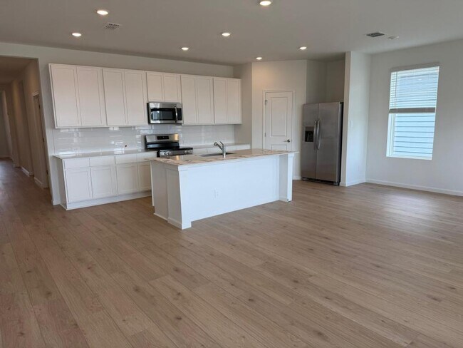 Building Photo - 4371 Vibernum Ave