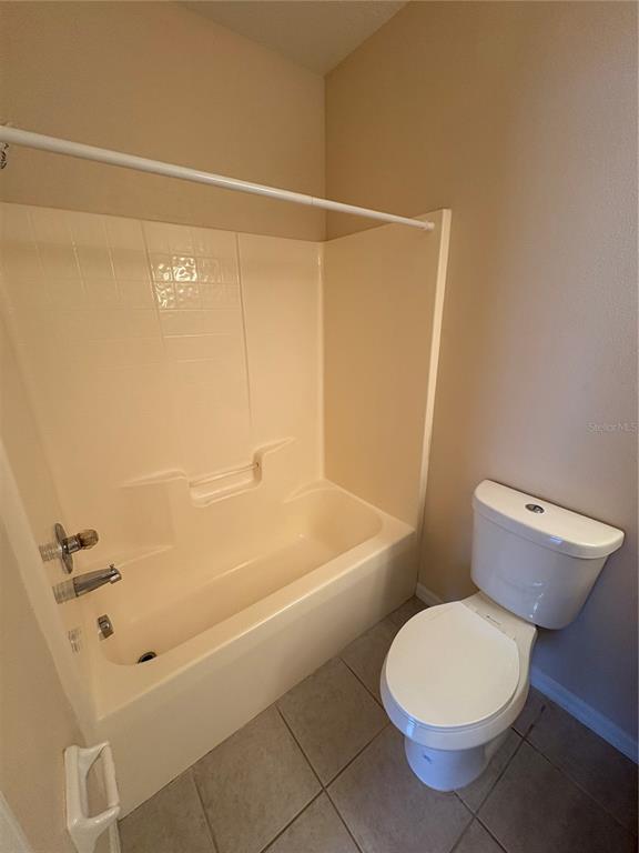 Building Photo - 6413 Hollydale Pl