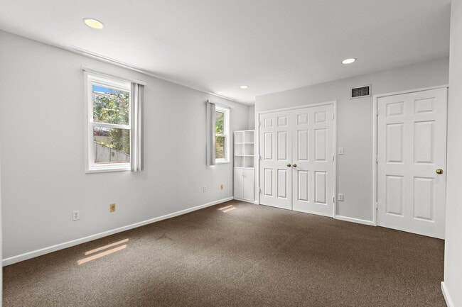 Building Photo - 1021 Liberty Ave