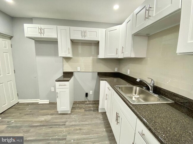 Building Photo - 2134 E Birch St