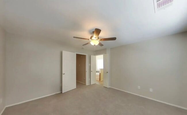 Building Photo - MOVE IN READY