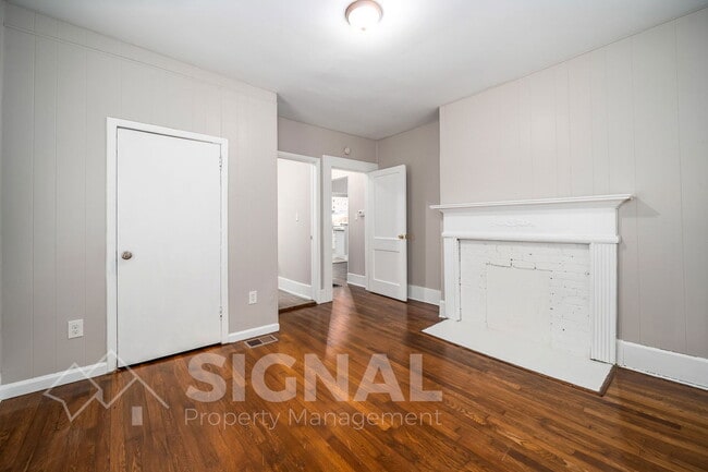 Building Photo - 529 Telford Ln