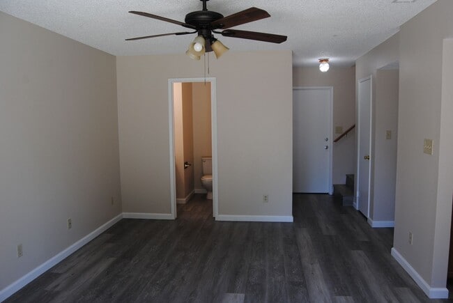 Building Photo - 4620 Gorbett Ln