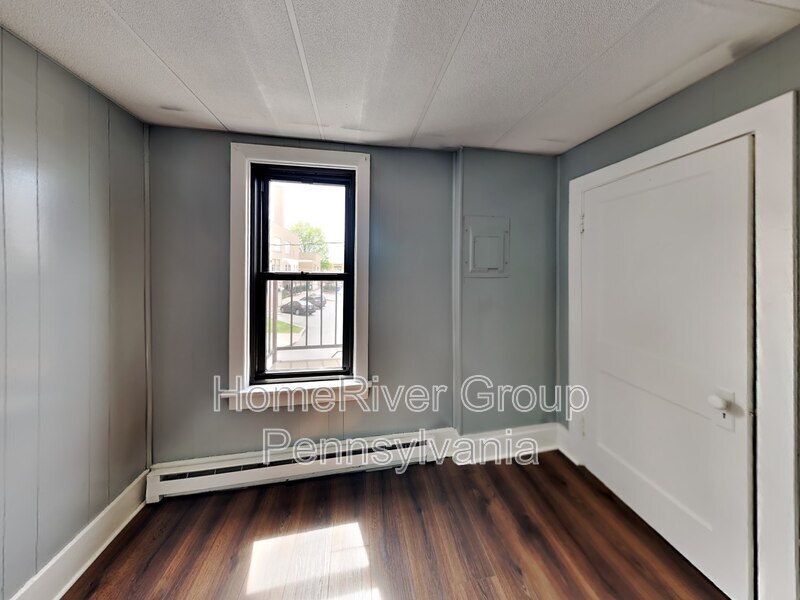 Building Photo - 1802 Chestnut St