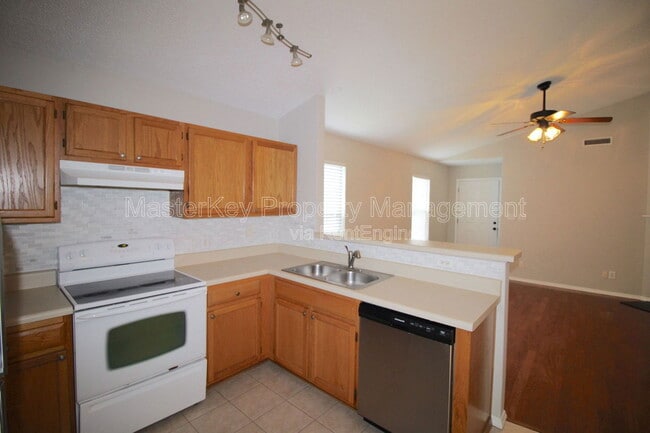 Building Photo - 132 Evening Star Dr