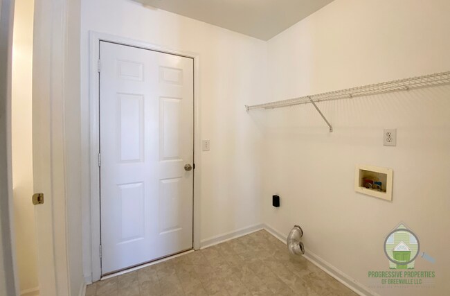 Building Photo - 17 Hawkesbury Rd