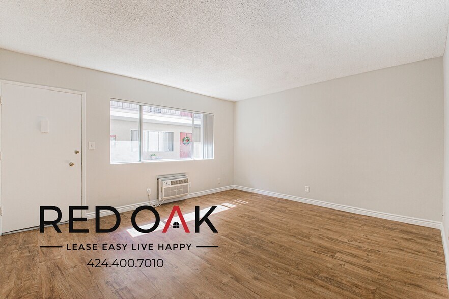 Building Photo - 3399 Bennett Dr