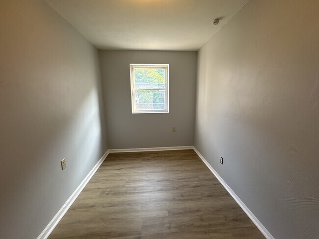 Building Photo - 1450 Fleming Ave