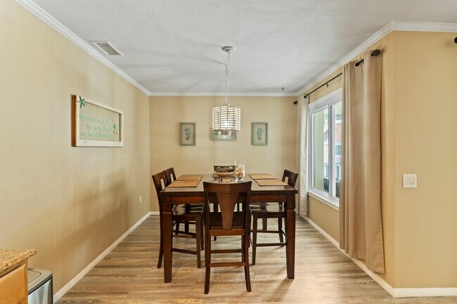 Building Photo - 3585 41st Way S