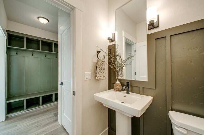 Building Photo - Sophisticated Luxury Townhome in the Heart...