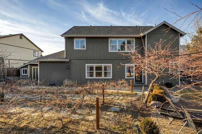 Building Photo - Enjoy this Spectacular Parklike backyard with Landscaping Included in Rent