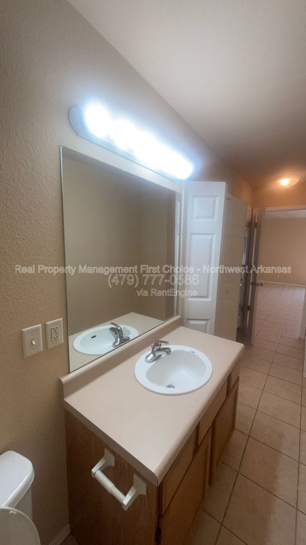 Building Photo - 790 Appleridge Dr