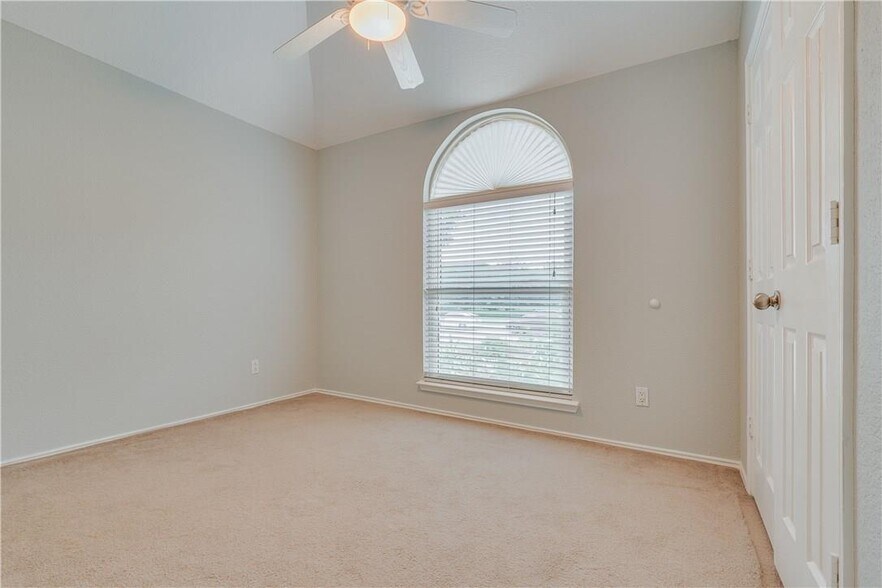 Building Photo - 7125 Northpointe Dr