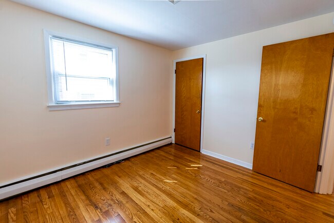 Building Photo - 1316 E Highland St