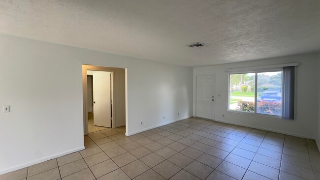 Building Photo - 9221 W Highland Pines Dr