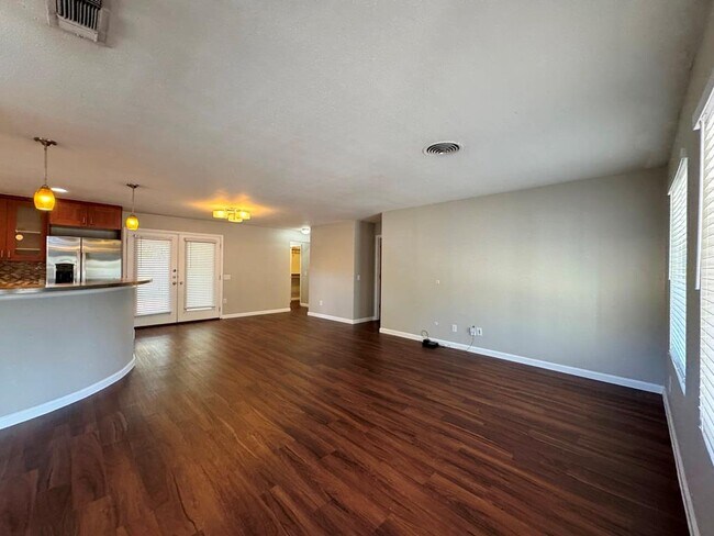 Building Photo - 3003 Burning Oak Dr