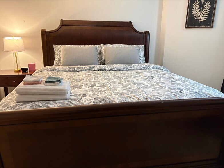 Building Photo - 313 Hixson Ave