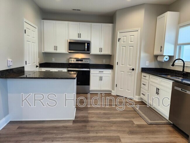 Building Photo - 616 Zephyr Dr
