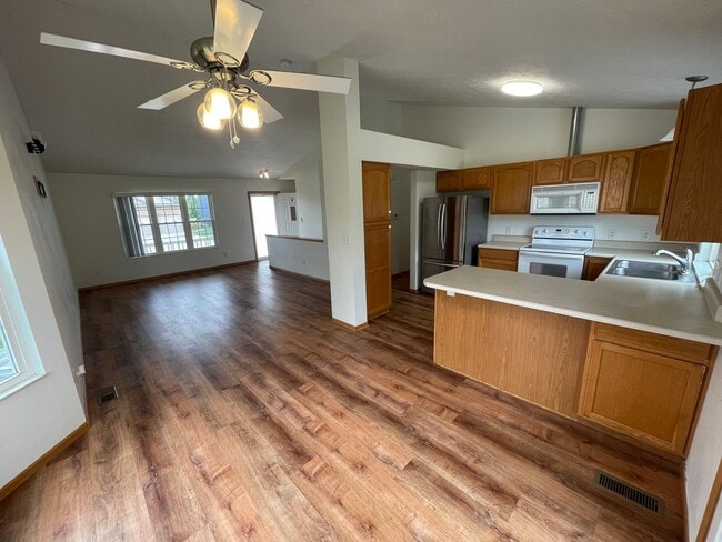 Building Photo - Beautiful open-concept ranch