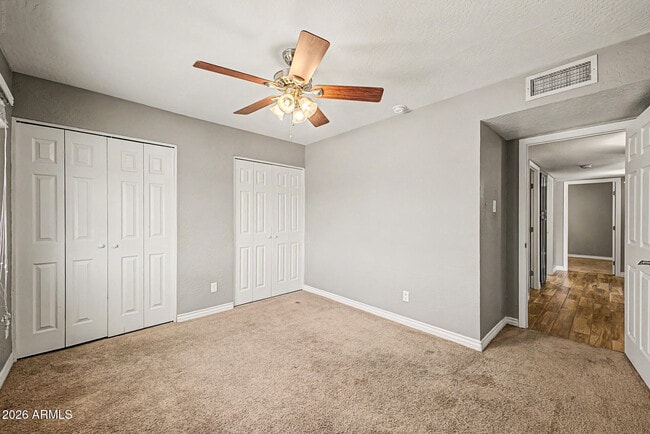 Building Photo - 1340 E Donner Dr