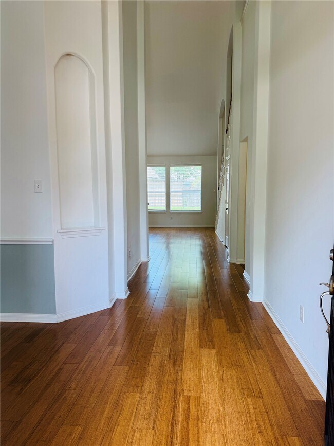 Building Photo - 38 N Regan Mead Cir