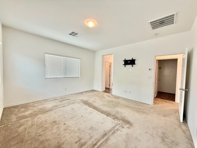 Building Photo - Gorgeous Home waiting for you!