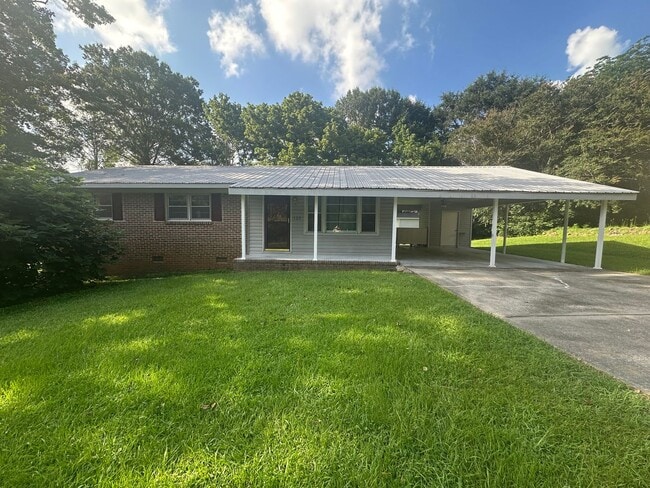 Primary Photo - 729 W 38th St