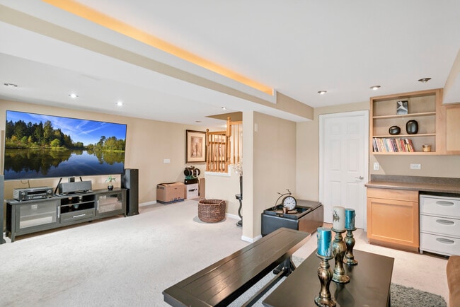 Building Photo - 1263 Tamarack Dr