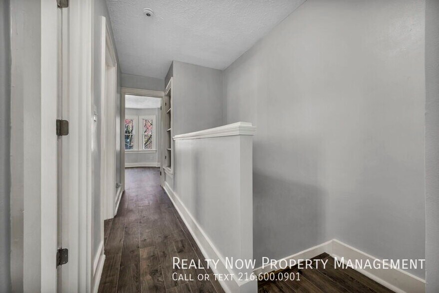 Building Photo - 3241 Sycamore Rd