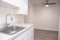 Building Photo - Stylish 1 Bedroom in the Heart of Irvington!