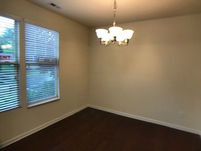 Building Photo - 105 Mt Evans Dr