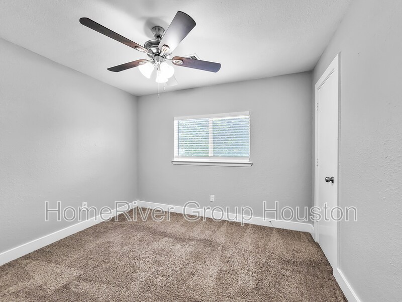 Building Photo - 10711 Cobblecreek Way
