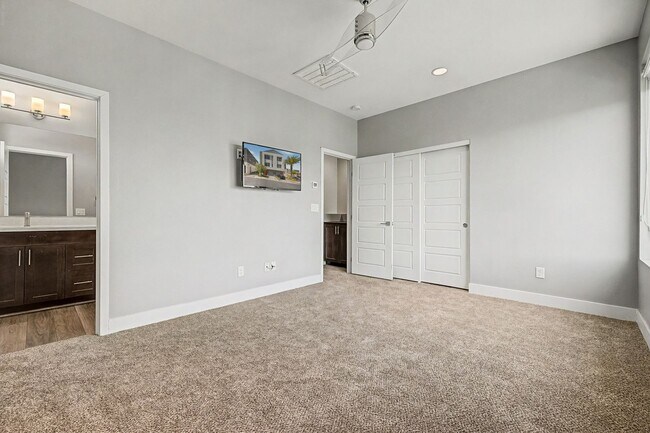Building Photo - Modern Loft-Style Home Minutes from the Strip
