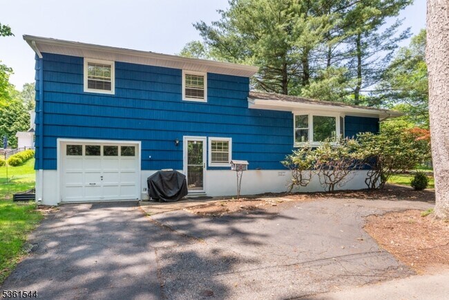 Building Photo - 192 Woodland Ave