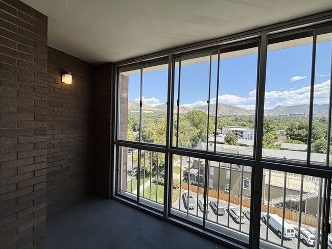 Building Photo - 710 E 200 S