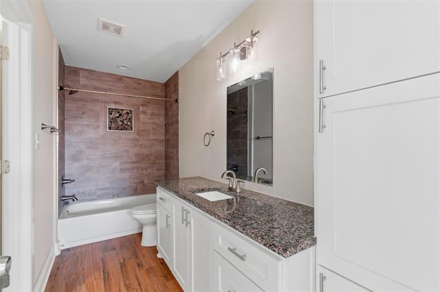 Building Photo - 802-804-804 N Broughton St