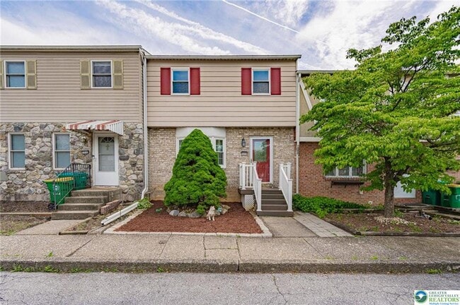 Building Photo - 5650 Greens Dr