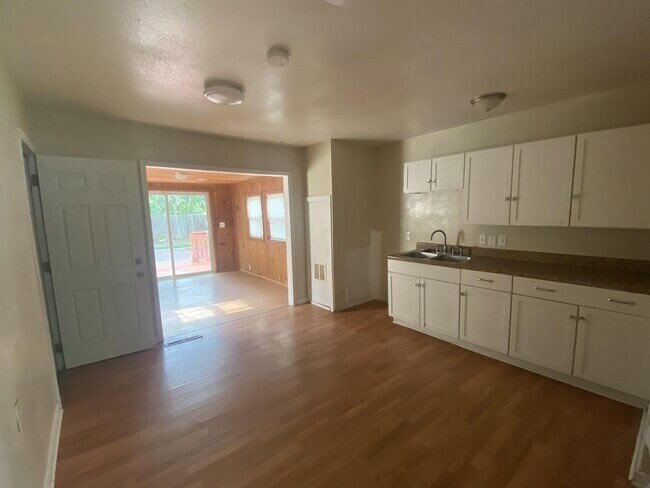 Building Photo - 210 Edgemoor St