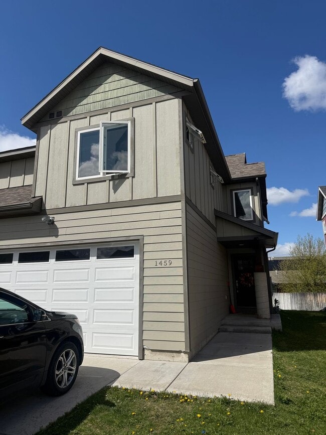 Building Photo - 4 bed 2.5 Bath in Bozeman