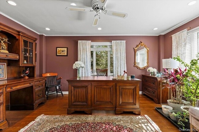 Building Photo - 47 Greenacres Ave